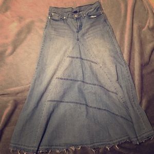 LONG DENIM SKIRT